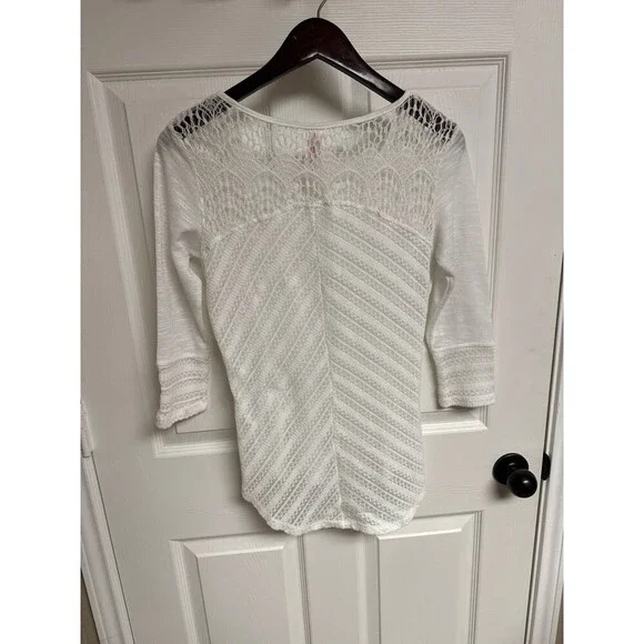 Medium Lace Mid Sleeve Knit Design White Blouse - Picture 3 of 3